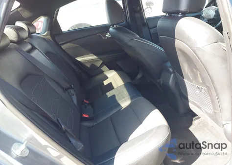 2022 Kia Forte Gt-Line z USA, uszkodzony, nr VIN 3KPF54AD5NE453470